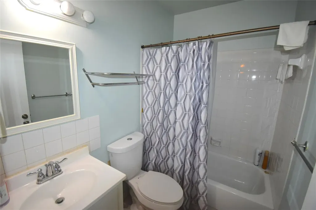 1713 NW 73rd Avenue Plantation FL 33313