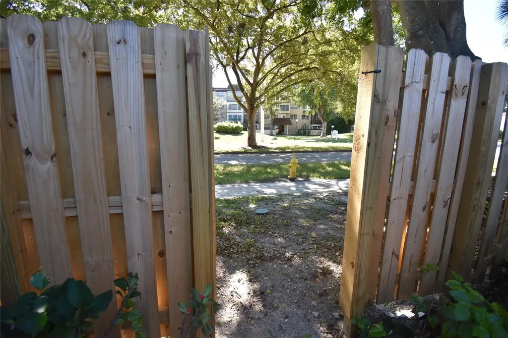 1713 NW 73rd Avenue Plantation FL 33313