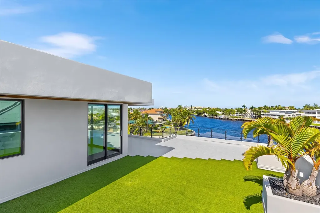 1555 SE 14th Court Deerfield Beach FL 33441