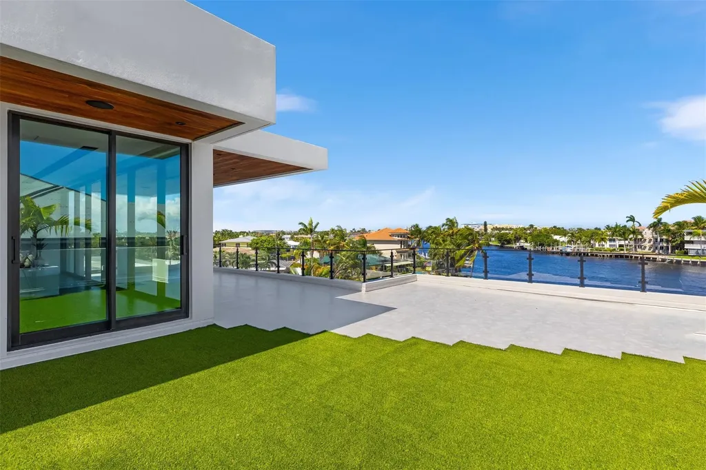 1555 SE 14th Court Deerfield Beach FL 33441