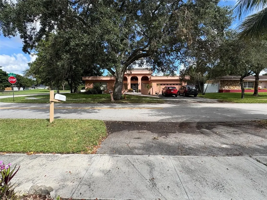 1091 NW 78th Terrace Plantation FL 33322