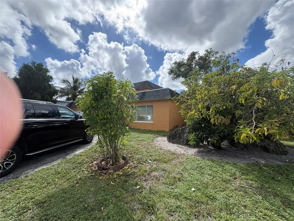 1091 NW 78th Terrace Plantation FL 33322