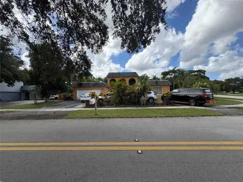 1091 NW 78th Terrace Plantation FL 33322