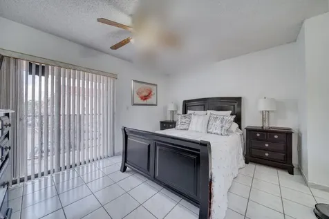 2612 W 54th Place Hialeah FL 33016