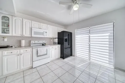 2612 W 54th Place Hialeah FL 33016