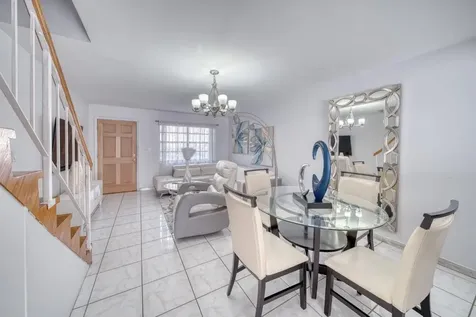 2612 W 54th Place Hialeah FL 33016