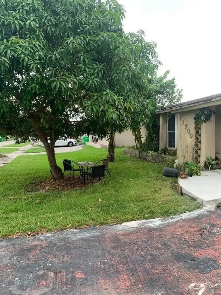11700 NW 29th Place Sunrise FL 33323