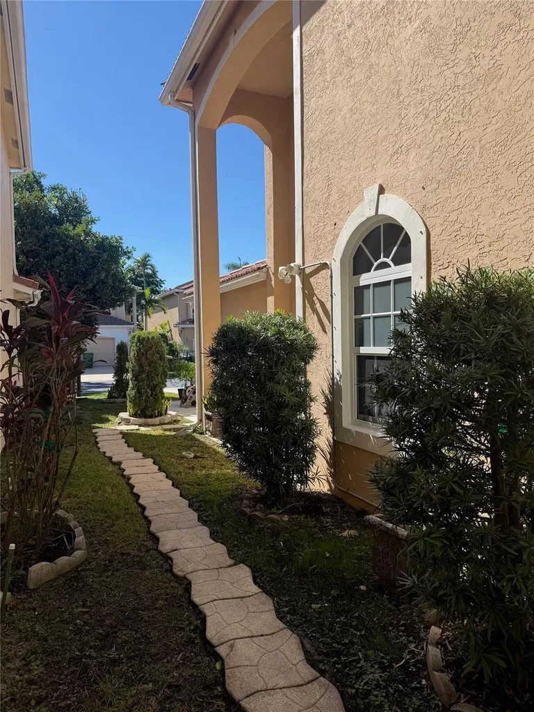 10351 NW 7th Street Coral Springs FL 33071