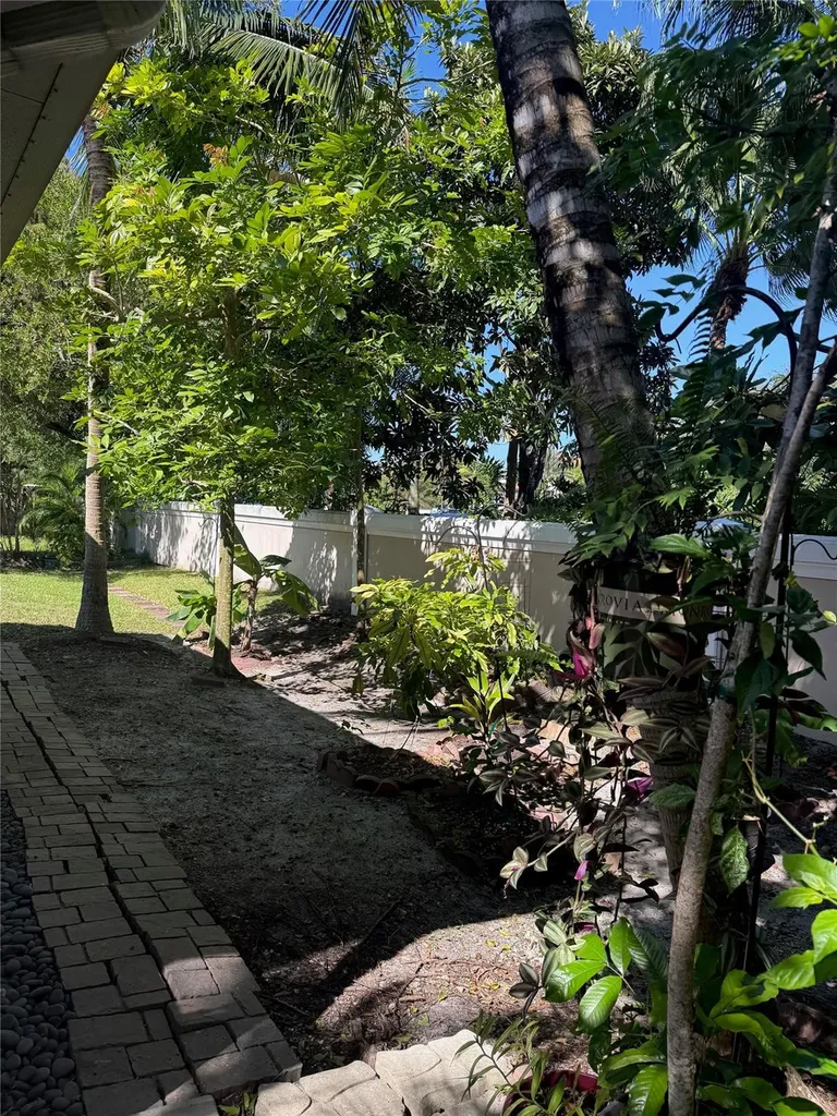 10351 NW 7th Street Coral Springs FL 33071