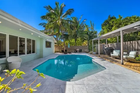 5613 Madison Street Hollywood FL 33023
