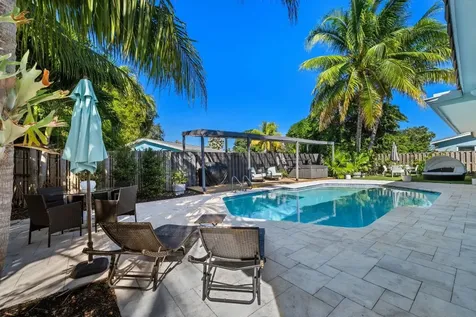 5613 Madison Street Hollywood FL 33023