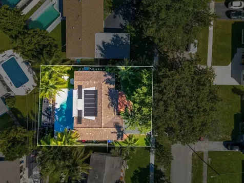 5613 Madison Street Hollywood FL 33023