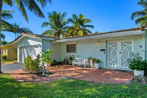 5613 Madison Street Hollywood FL 33023