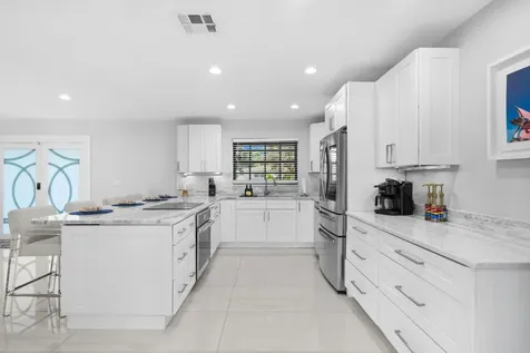 5613 Madison Street Hollywood FL 33023