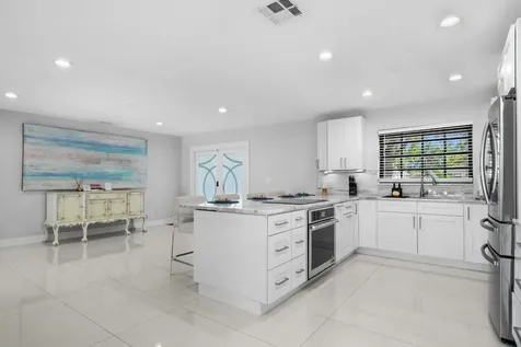5613 Madison Street Hollywood FL 33023
