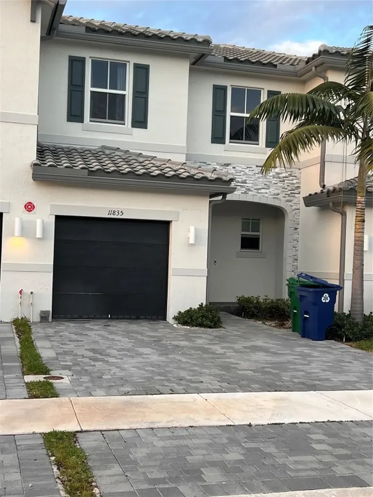 11835 NW 46th Street Coral Springs FL 33076