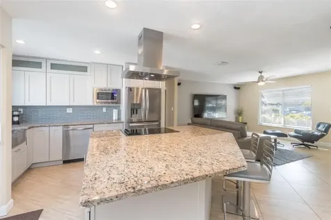 4460 NW 17th Terrace Oakland Park FL 33309