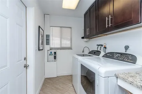 4460 NW 17th Terrace Oakland Park FL 33309