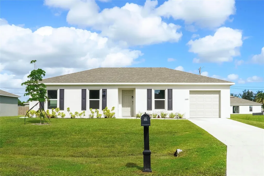 1229 SW San Antonio Avenue Port St Lucie FL 34953