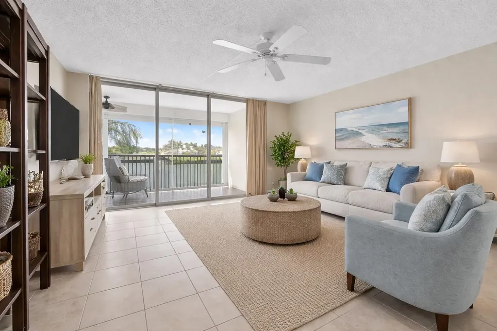 985 SE 19 Avenue Deerfield Beach FL 33441