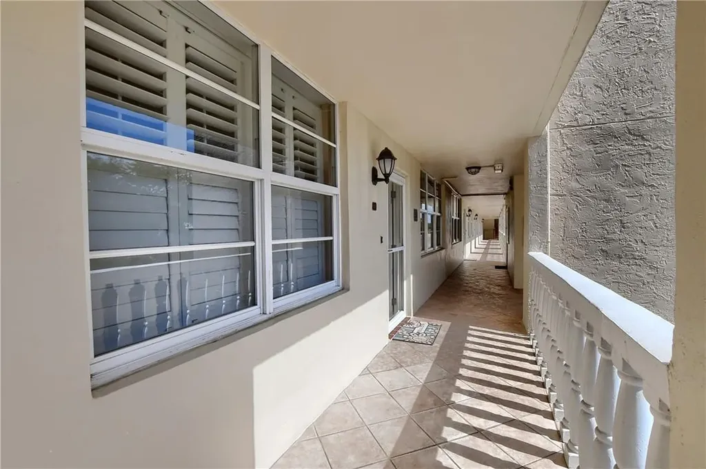 985 SE 19 Avenue Deerfield Beach FL 33441
