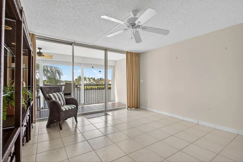 985 SE 19 Avenue Deerfield Beach FL 33441