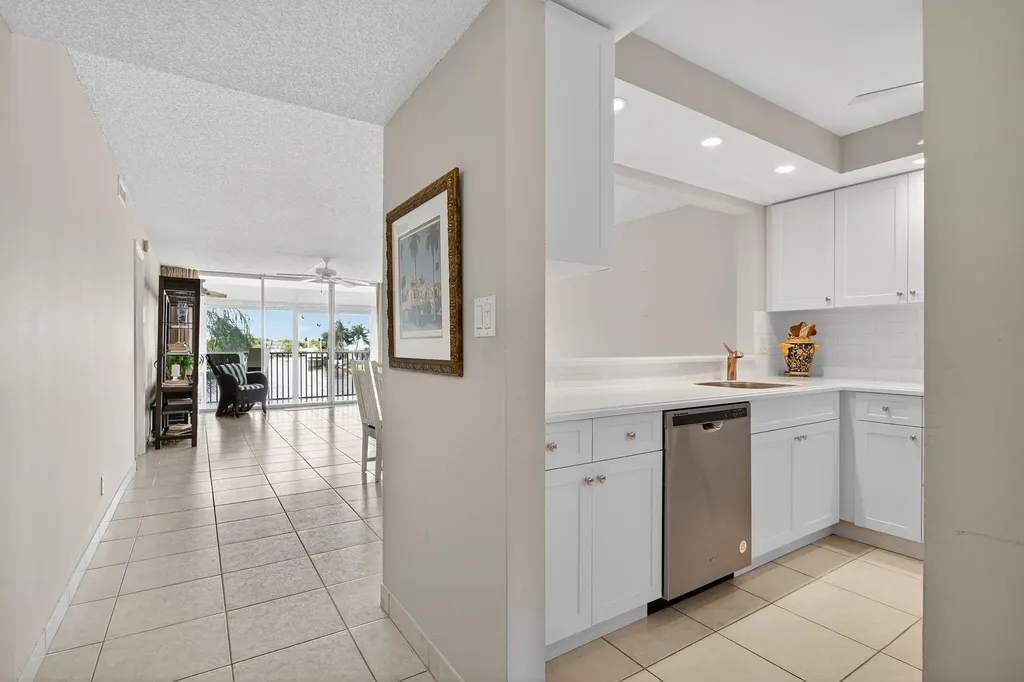 985 SE 19 Avenue Deerfield Beach FL 33441