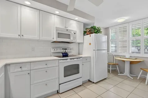 985 SE 19 Avenue Deerfield Beach FL 33441