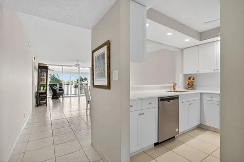 985 SE 19 Avenue Deerfield Beach FL 33441