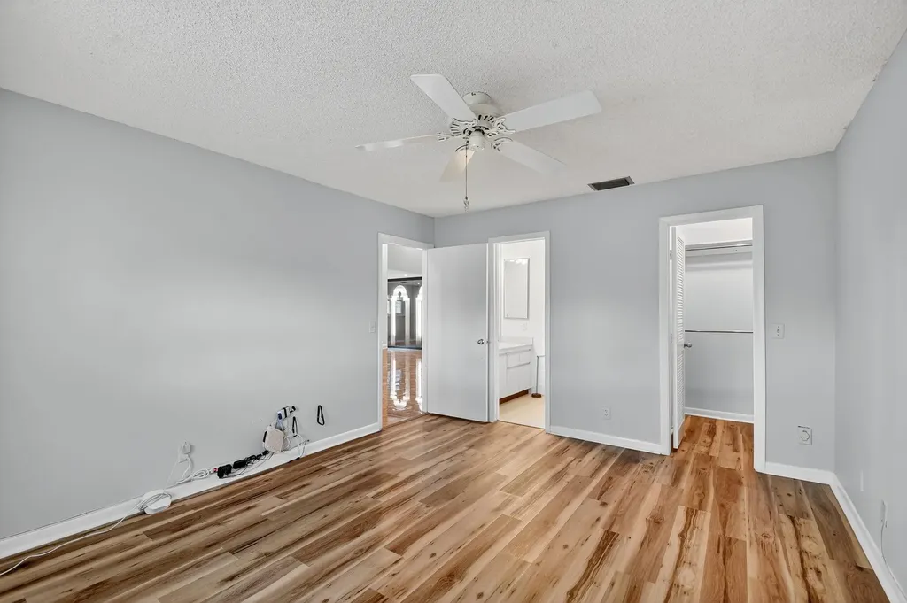 6869 Fountains Circle Lake Worth FL 33467