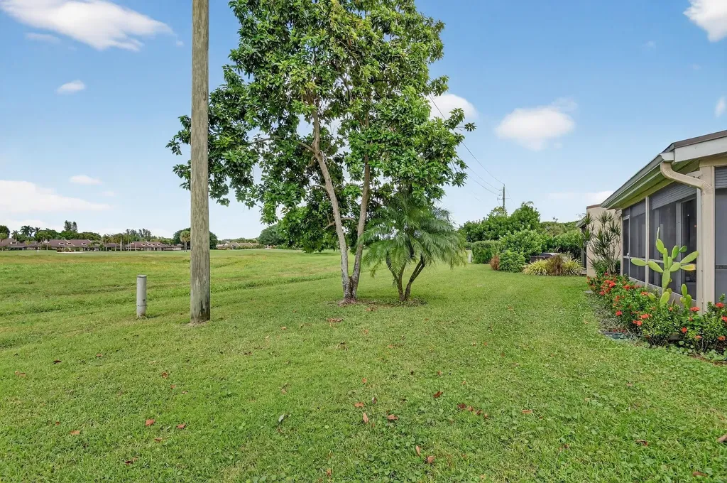 6869 Fountains Circle Lake Worth FL 33467