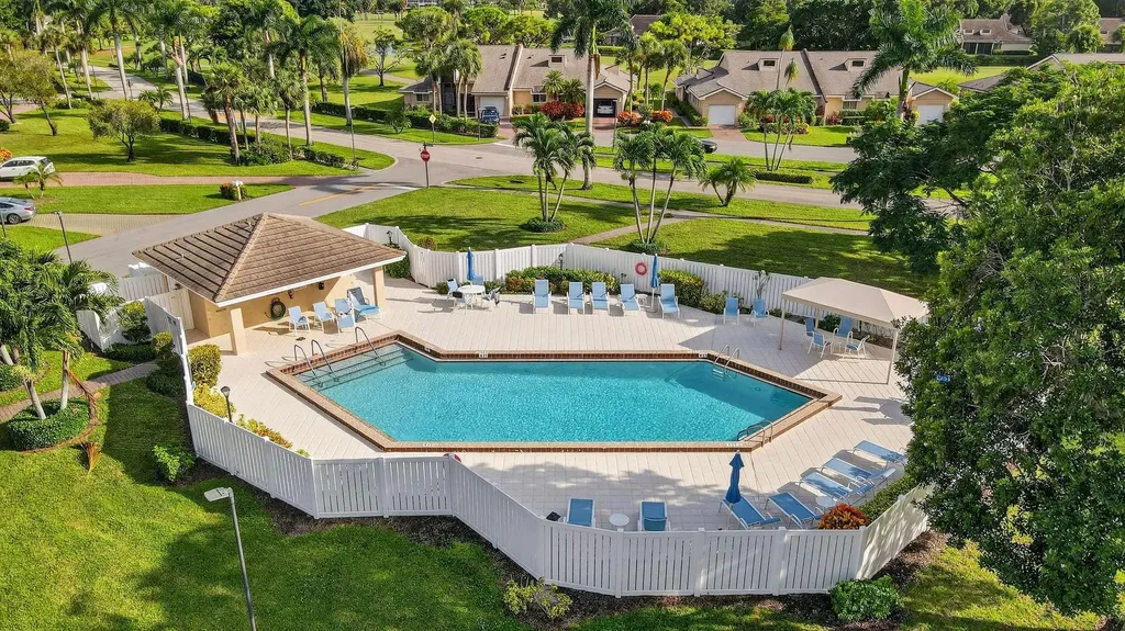 6869 Fountains Circle Lake Worth FL 33467