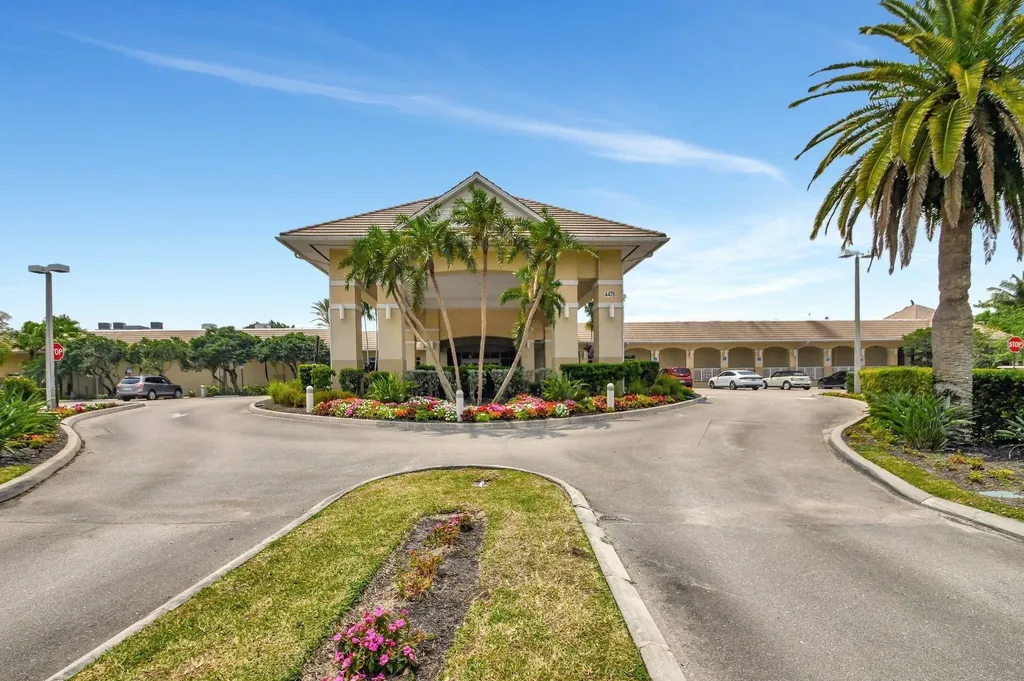 6869 Fountains Circle Lake Worth FL 33467