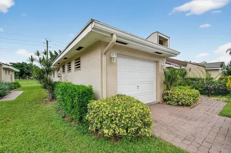 6869 Fountains Circle Lake Worth FL 33467