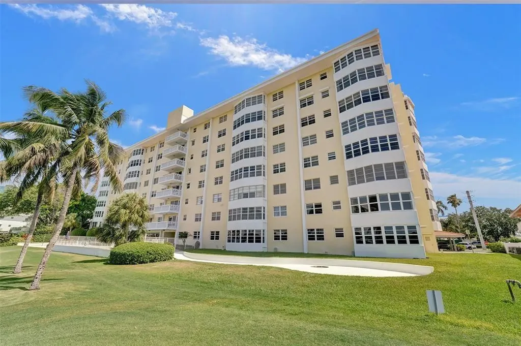 2500 NE 48 Lane Fort Lauderdale FL 33308