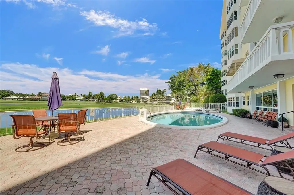 2500 NE 48 Lane Fort Lauderdale FL 33308