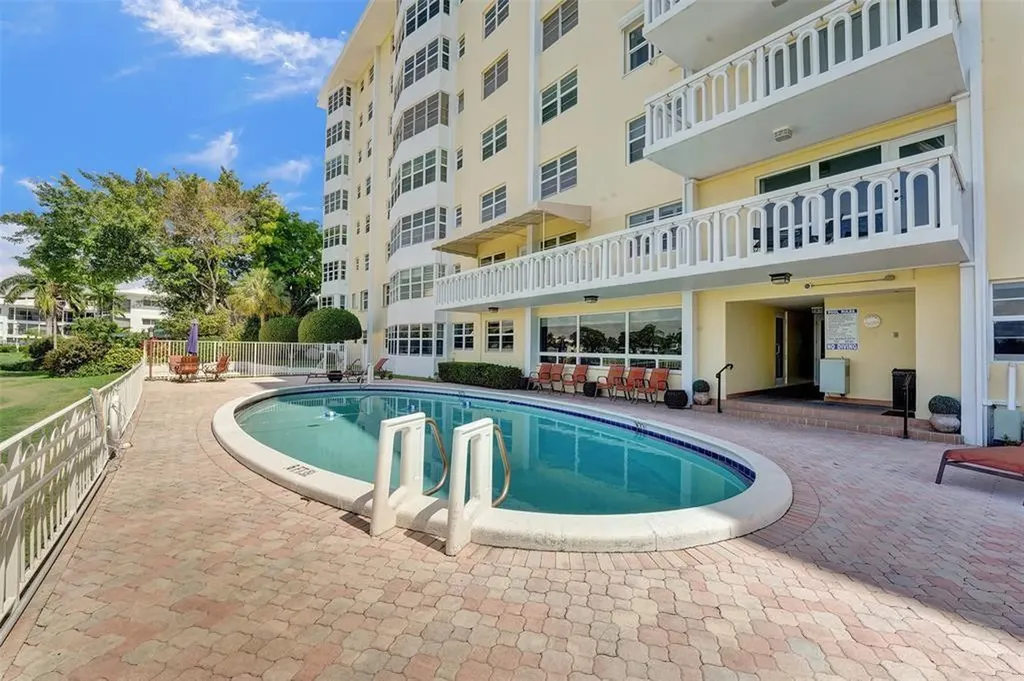 2500 NE 48 Lane Fort Lauderdale FL 33308