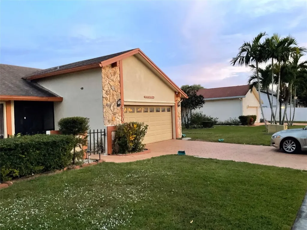 4770 NW 85th Avenue Lauderhill FL 33351