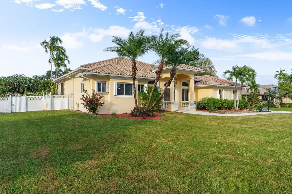 5973 SW 54th Court Davie FL 33314