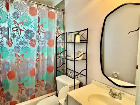 8212 NW 74th Terrace Tamarac FL 33321