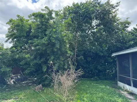 8212 NW 74th Terrace Tamarac FL 33321
