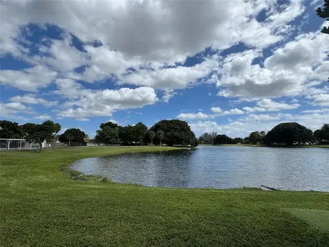 8212 NW 74th Terrace Tamarac FL 33321