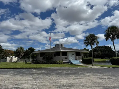 8212 NW 74th Terrace Tamarac FL 33321