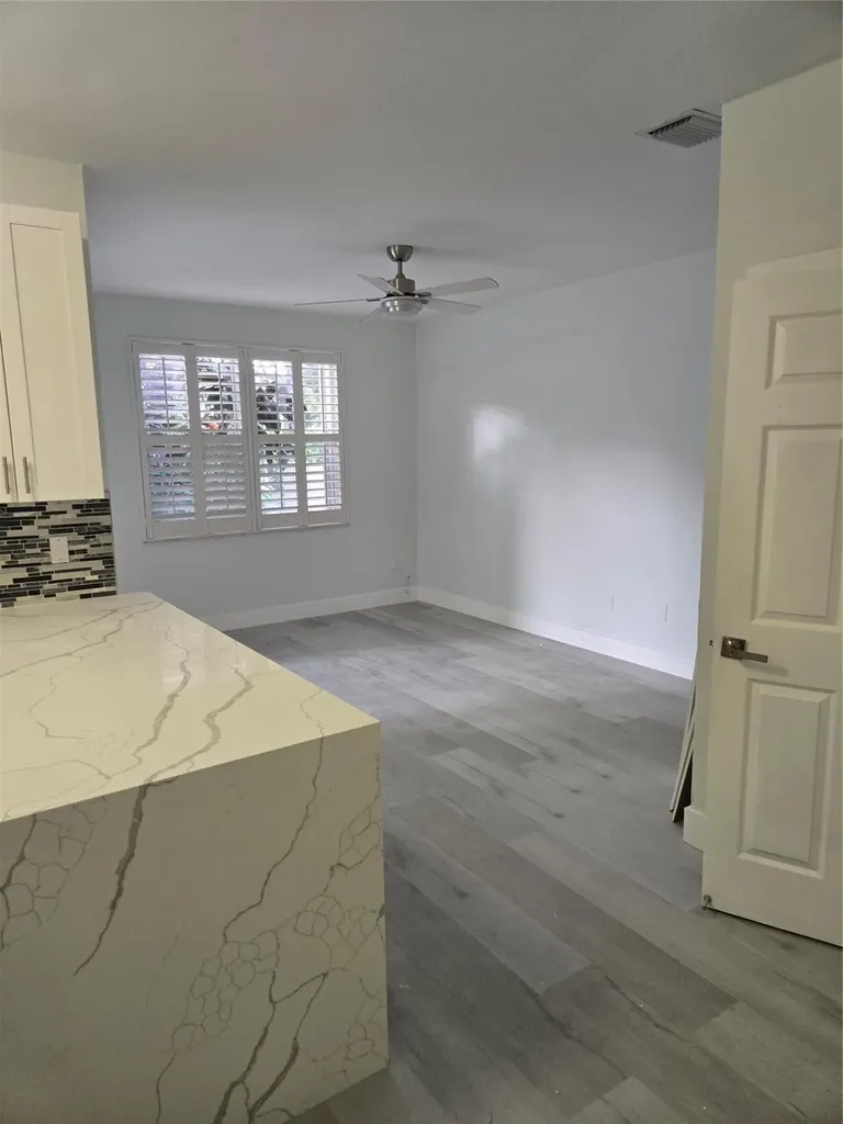 580 NW 87 Way Coral Springs FL 33071