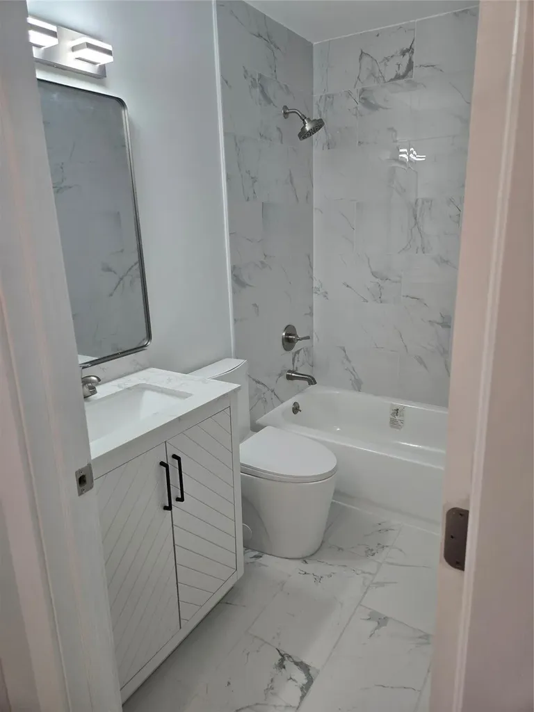 580 NW 87 Way Coral Springs FL 33071