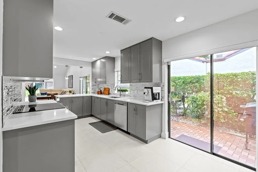 8020 Eastlake Drive Boca Raton FL 33433
