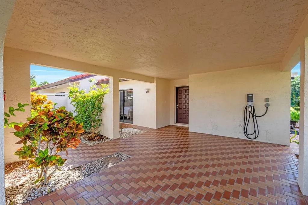 8020 Eastlake Drive Boca Raton FL 33433