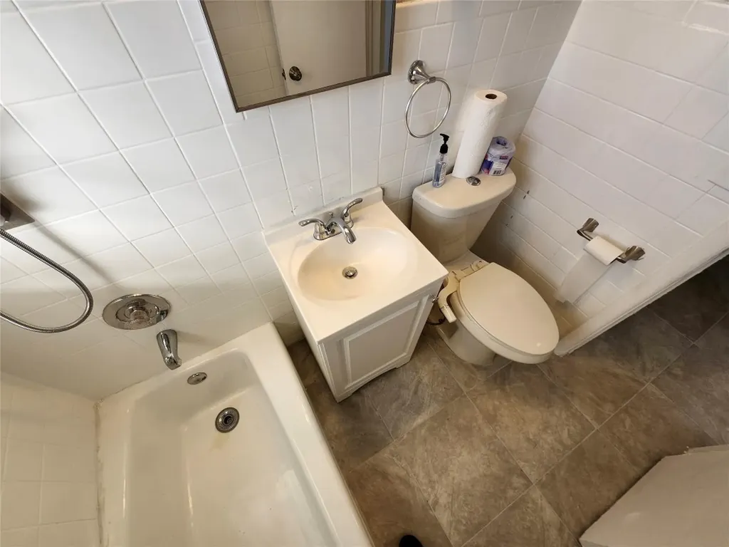 942 NW 12th Street Fort Lauderdale FL 33311