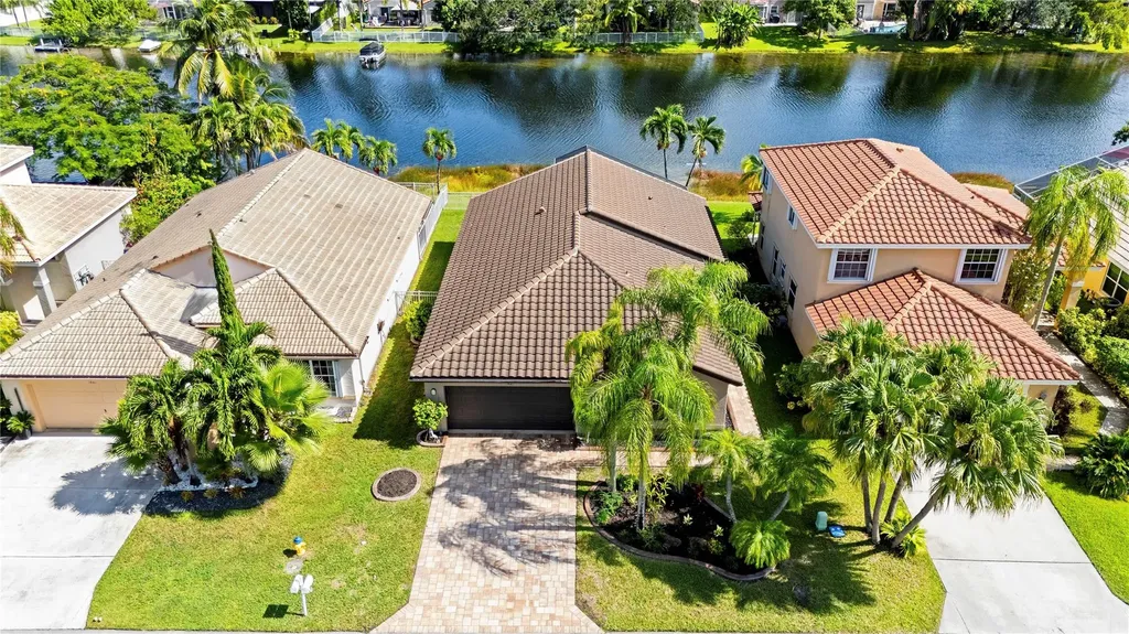 1941 NW 182nd Terrace Pembroke Pines FL 33029
