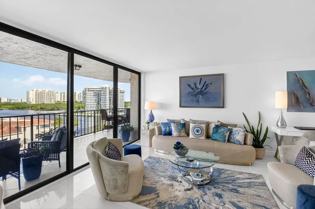 899 Jeffery Street Boca Raton FL 33487